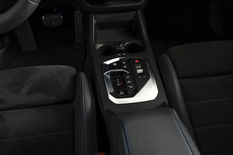 BMW 1-serie 120 M Sport (Nieuw Model) - Automaat | Dig. Cockpit | Adapt. Cruise | Stoelverw. | PDC | Camera | NAV + App. Connect | ECC | DAB | LM 18" | 0295