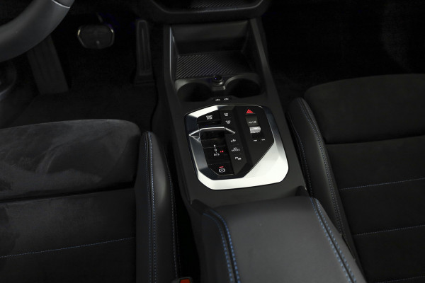 BMW 1-serie 120 M Sport (Nieuw Model) - Automaat | Dig. Cockpit | Adapt. Cruise | Stoelverw. | PDC | Camera | NAV + App. Connect | ECC | DAB | LM 18" | 0295