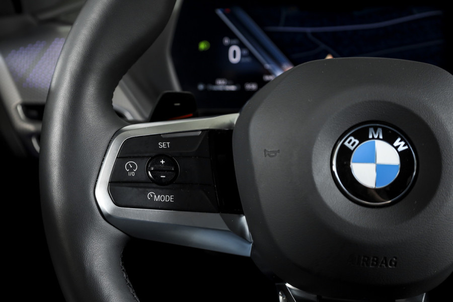 BMW 1-serie 120 M Sport (Nieuw Model) - Automaat | Dig. Cockpit | Adapt. Cruise | Stoelverw. | PDC | Camera | NAV + App. Connect | ECC | DAB | LM 18" | 0295