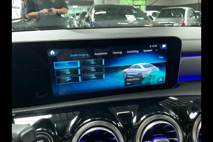 Mercedes-Benz CLA-Klasse AMG 35 4MATIC Premium Plus PANO