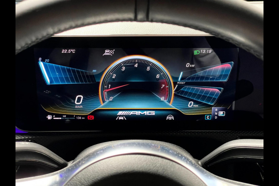 Mercedes-Benz CLA-Klasse AMG 35 4MATIC Premium Plus PANO
