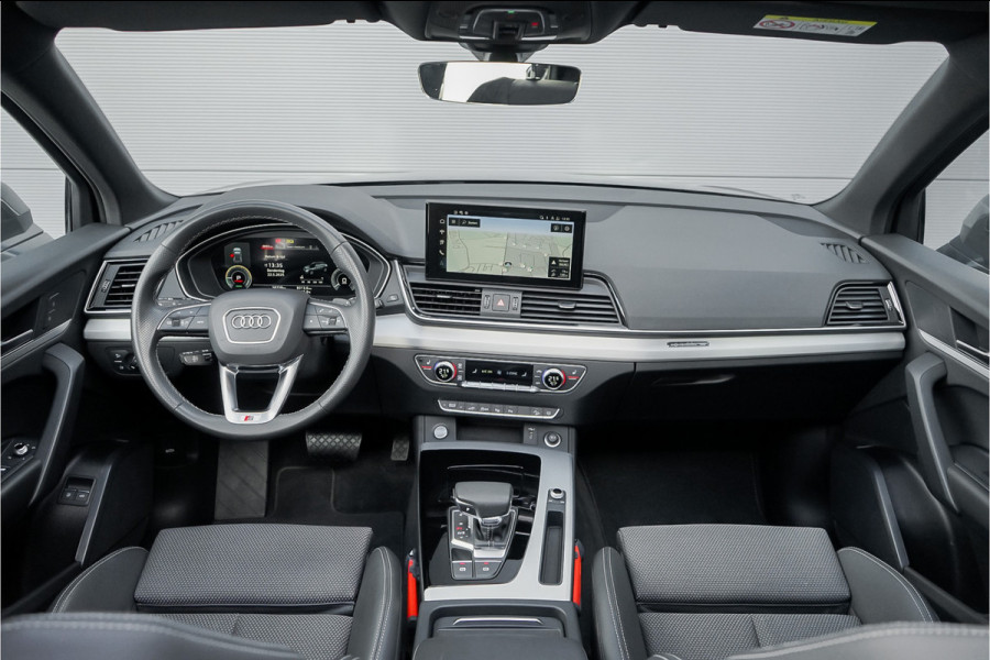 Audi Q5 50 TFSI e S Edition Pano Luchtvering ACC Camera Trekhaak