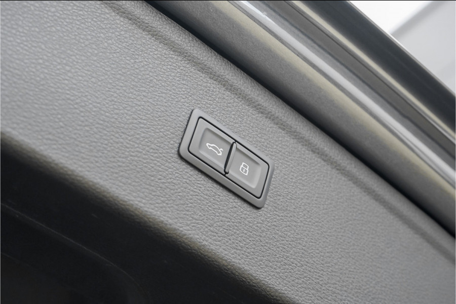 Audi Q5 50 TFSI e S Edition Pano Luchtvering ACC Camera Trekhaak