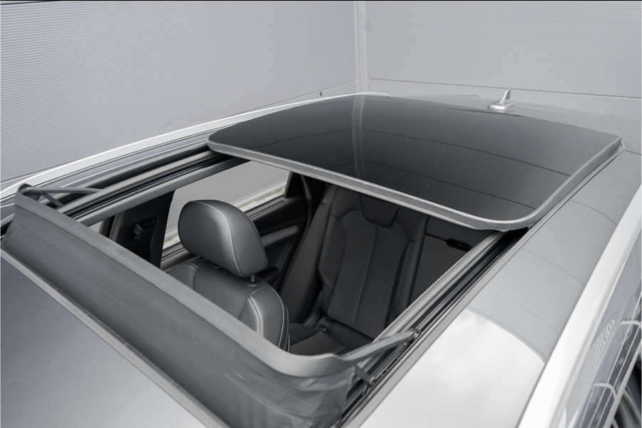 Audi Q5 50 TFSI e S Edition Pano Luchtvering ACC Camera Trekhaak