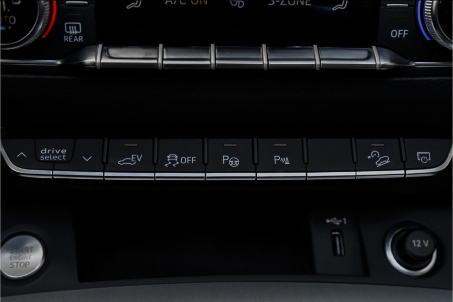Audi Q5 50 TFSI e S Edition Pano Luchtvering ACC Camera Trekhaak