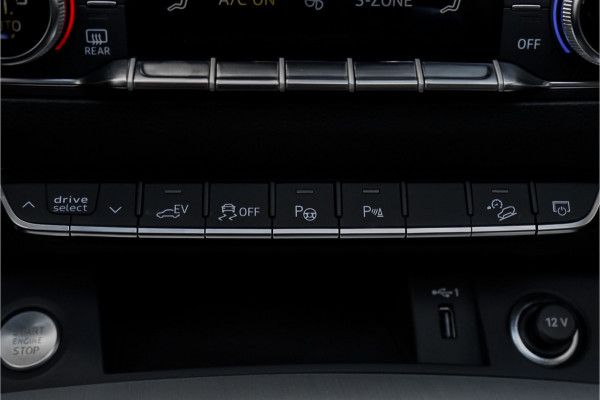 Audi Q5 50 TFSI e S Edition Pano Luchtvering ACC Camera Trekhaak