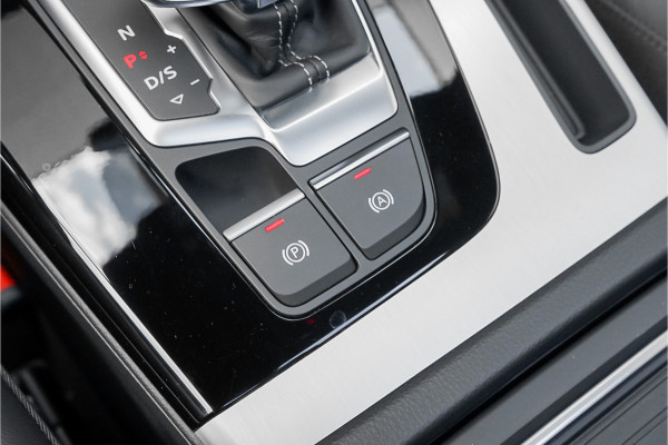 Audi Q5 50 TFSI e S Edition Pano Luchtvering ACC Camera Trekhaak