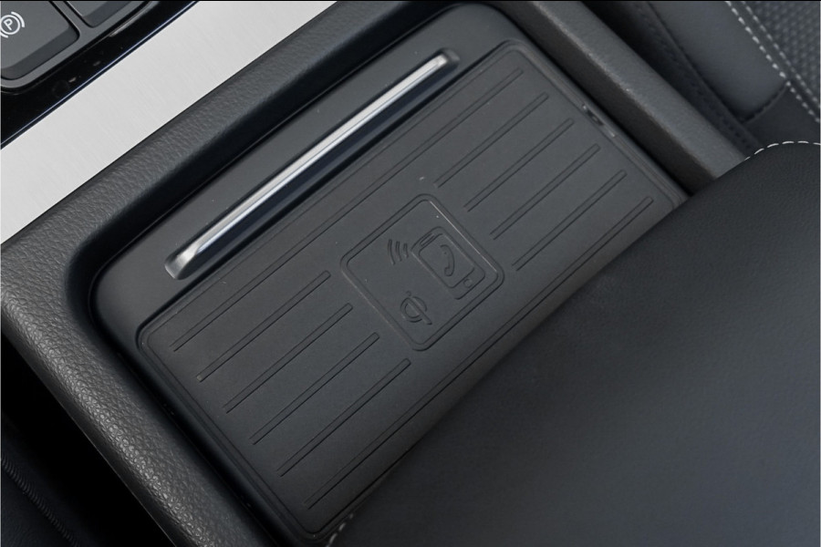 Audi Q5 50 TFSI e S Edition Pano Luchtvering ACC Camera Trekhaak