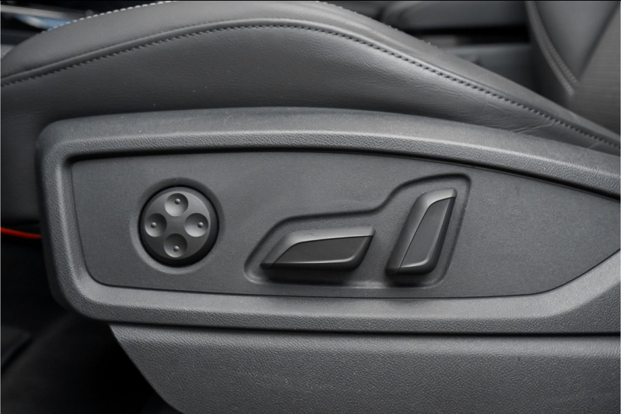 Audi Q5 50 TFSI e S Edition Pano Luchtvering ACC Camera Trekhaak