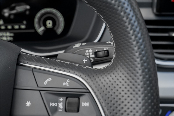 Audi Q5 50 TFSI e S Edition Pano Luchtvering ACC Camera Trekhaak