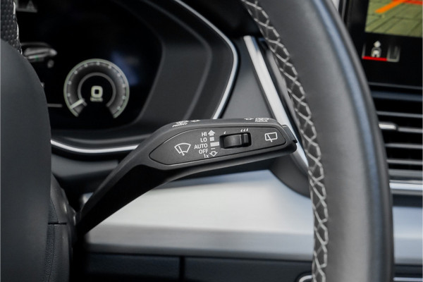 Audi Q5 50 TFSI e S Edition Pano Luchtvering ACC Camera Trekhaak