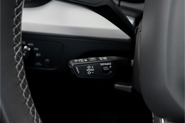 Audi Q5 50 TFSI e S Edition Pano Luchtvering ACC Camera Trekhaak