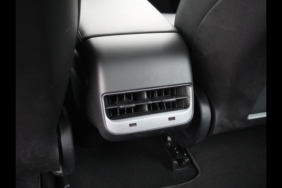 Tesla Model 3 RWD SR+ 60kWh 325PK Lmv 18" AutoPilot Leder PanoDak Adaptive-Cruise Lmv Camera's Elektr.-Stuur+Stoelen+Spiegels+Geheugen+Easy-En Navi LED Comfortstoelen ACC DAB Keyless en Voorverwarmen interieur via App One-Pedal-Drive Origineel Nederlandse auto tot 11kw laden thuis! Garantie Accu tot 10-03-2027 max 160.000km 1.584kg licht!