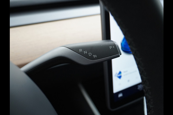 Tesla Model 3 RWD SR+ 60kWh 325PK Lmv 18" AutoPilot Leder PanoDak Adaptive-Cruise Lmv Camera's Elektr.-Stuur+Stoelen+Spiegels+Geheugen+Easy-En Navi LED Comfortstoelen ACC DAB Keyless en Voorverwarmen interieur via App One-Pedal-Drive Origineel Nederlandse auto tot 11kw laden thuis! Garantie Accu tot 10-03-2027 max 160.000km 1.584kg licht!