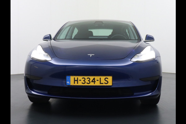 Tesla Model 3 RWD SR+ 60kWh 325PK Lmv 18" AutoPilot Leder PanoDak Adaptive-Cruise Lmv Camera's Elektr.-Stuur+Stoelen+Spiegels+Geheugen+Easy-En Navi LED Comfortstoelen ACC DAB Keyless en Voorverwarmen interieur via App One-Pedal-Drive Origineel Nederlandse auto tot 11kw laden thuis! Garantie Accu tot 10-03-2027 max 160.000km 1.584kg licht!