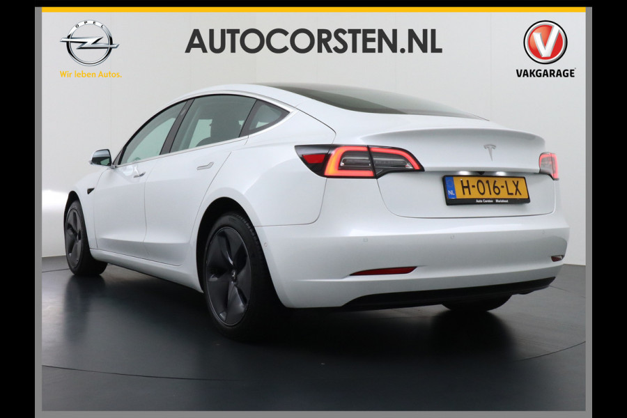 Tesla Model 3 2020 RWD SR+ 60kWh 325PK Lmv 18" AutoPilot Leder PanoDak Adaptive-Cruise Lmv Camera's Elektr.-Stuur+Stoelen+Spiegels+Geheugen+Ea Navi LED Comfortstoelen ACC DAB Keyless en Voorverwarmen interieur via App One-Pedal-Drive Origineel Nederlandse auto tot 11kw laden thuis! Garantie Accu tot 16-3-2028 max 160.000km 1.584kg licht!