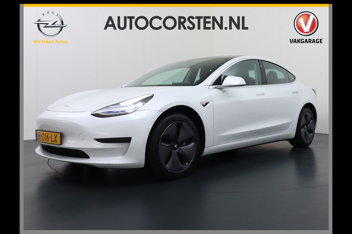 Tesla Model 3 2020 RWD SR+ 60kWh 325PK Lmv 18" AutoPilot Leder PanoDak Adaptive-Cruise Lmv Camera's Elektr.-Stuur+Stoelen+Spiegels+Geheugen+Ea Navi LED Comfortstoelen ACC DAB Keyless en Voorverwarmen interieur via App One-Pedal-Drive Origineel Nederlandse auto tot 11kw laden thuis! Garantie Accu tot 16-3-2028 max 160.000km 1.584kg licht! Tesla Model 3 2020 RWD SR+ 60kWh 325PK Lmv 18" AutoPilot Leder PanoDak Adaptive-Cruise Lmv Camera's Elektr.-Stuur+Stoelen+Spiegels+Geheugen+Ea Navi LED Comfortstoelen ACC DAB Keyless en Voorverwarmen interieur via App One-Pedal-Drive Origineel Nederlandse auto tot 11kw laden thuis! Garantie Accu tot 16-3-2028 max 160.000km 1.584kg licht!