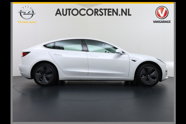 Tesla Model 3 2020 RWD SR+ 60kWh 325PK Lmv 18" AutoPilot Leder PanoDak Adaptive-Cruise Lmv Camera's Elektr.-Stuur+Stoelen+Spiegels+Geheugen+Ea Navi LED Comfortstoelen ACC DAB Keyless en Voorverwarmen interieur via App One-Pedal-Drive Origineel Nederlandse auto tot 11kw laden thuis! Garantie Accu tot 16-3-2028 max 160.000km 1.584kg licht!