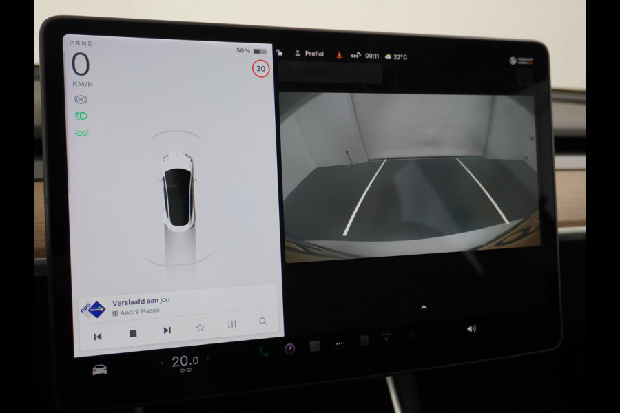 Tesla Model 3 2020 RWD SR+ 60kWh 325PK Lmv 18" AutoPilot Leder PanoDak Adaptive-Cruise Lmv Camera's Elektr.-Stuur+Stoelen+Spiegels+Geheugen+Ea Navi LED Comfortstoelen ACC DAB Keyless en Voorverwarmen interieur via App One-Pedal-Drive Origineel Nederlandse auto tot 11kw laden thuis! Garantie Accu tot 16-3-2028 max 160.000km 1.584kg licht!