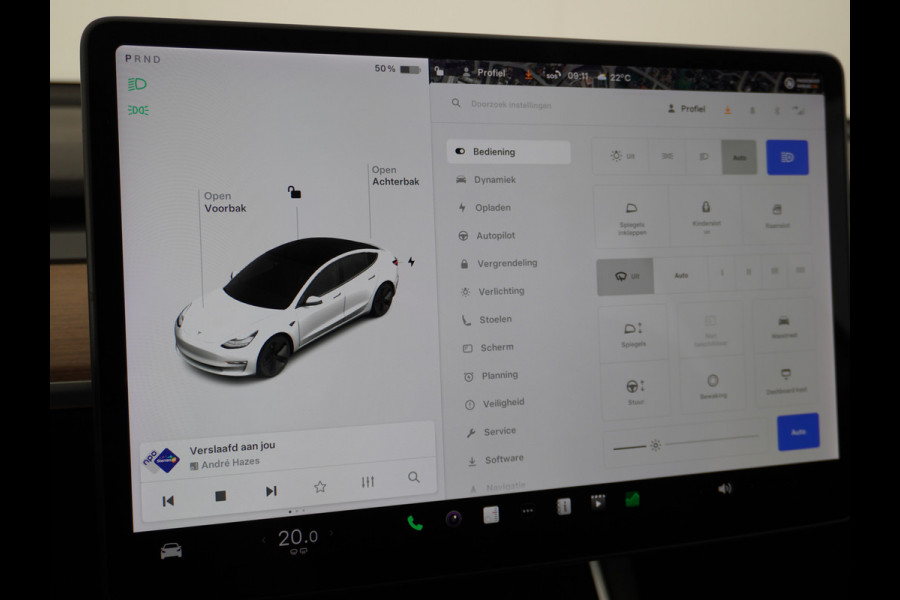 Tesla Model 3 2020 RWD SR+ 60kWh 325PK Lmv 18" AutoPilot Leder PanoDak Adaptive-Cruise Lmv Camera's Elektr.-Stuur+Stoelen+Spiegels+Geheugen+Ea Navi LED Comfortstoelen ACC DAB Keyless en Voorverwarmen interieur via App One-Pedal-Drive Origineel Nederlandse auto tot 11kw laden thuis! Garantie Accu tot 16-3-2028 max 160.000km 1.584kg licht!
