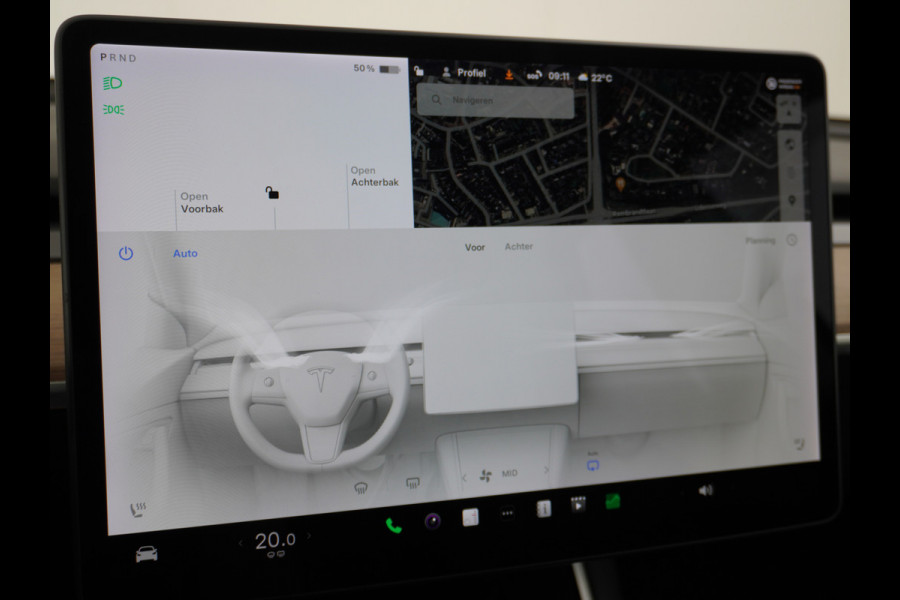 Tesla Model 3 2020 RWD SR+ 60kWh 325PK Lmv 18" AutoPilot Leder PanoDak Adaptive-Cruise Lmv Camera's Elektr.-Stuur+Stoelen+Spiegels+Geheugen+Ea Navi LED Comfortstoelen ACC DAB Keyless en Voorverwarmen interieur via App One-Pedal-Drive Origineel Nederlandse auto tot 11kw laden thuis! Garantie Accu tot 16-3-2028 max 160.000km 1.584kg licht!