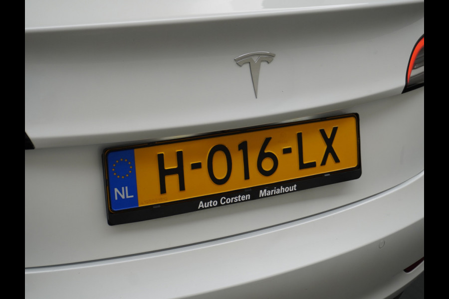 Tesla Model 3 2020 RWD SR+ 60kWh 325PK Lmv 18" AutoPilot Leder PanoDak Adaptive-Cruise Lmv Camera's Elektr.-Stuur+Stoelen+Spiegels+Geheugen+Ea Navi LED Comfortstoelen ACC DAB Keyless en Voorverwarmen interieur via App One-Pedal-Drive Origineel Nederlandse auto tot 11kw laden thuis! Garantie Accu tot 16-3-2028 max 160.000km 1.584kg licht!
