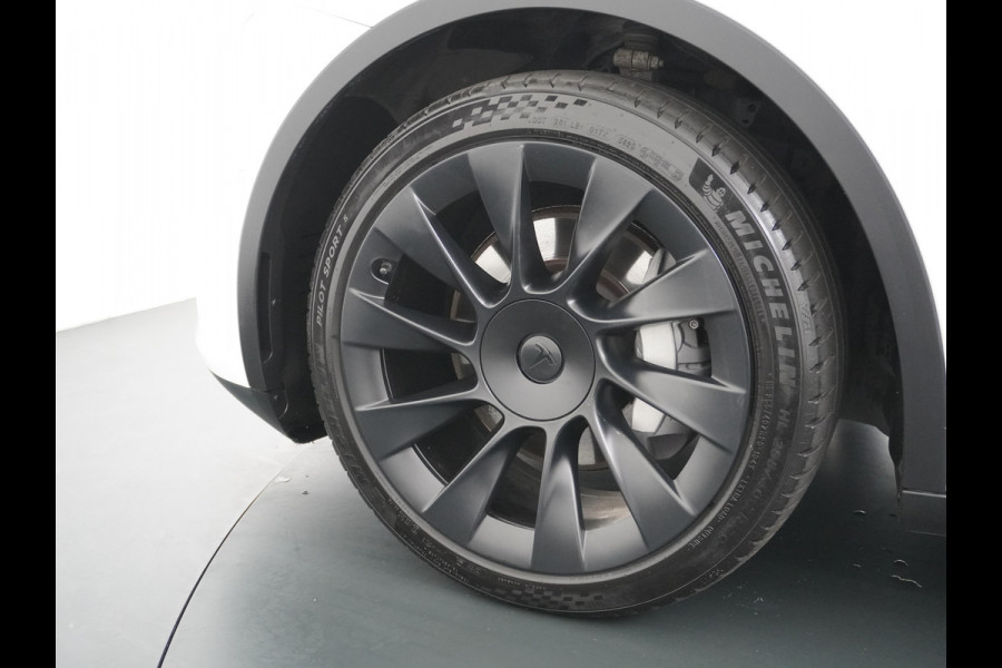 Tesla Model Y Long Range 514PK AWD 75kWh Ivoor-Interieur LMV 20" Warmtepomp Full-Self-Driving Computer 3 Leder Stoelverwarming-V+A+Stuur Adap. Keyless PDC-a+v Elek.Achterklep Lmv Led Standkachel 4WD LR 1e Eigenaar, origineel Nederlands Geleverd, Accu/Motor-Garantie 03-12-2029 of 192.000km