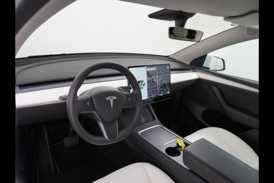 Tesla Model Y Long Range 514PK AWD 75kWh Ivoor-Interieur LMV 20" Warmtepomp Full-Self-Driving Computer 3 Leder Stoelverwarming-V+A+Stuur Adap. Keyless PDC-a+v Elek.Achterklep Lmv Led Standkachel 4WD LR 1e Eigenaar, origineel Nederlands Geleverd, Accu/Motor-Garantie 03-12-2029 of 192.000km