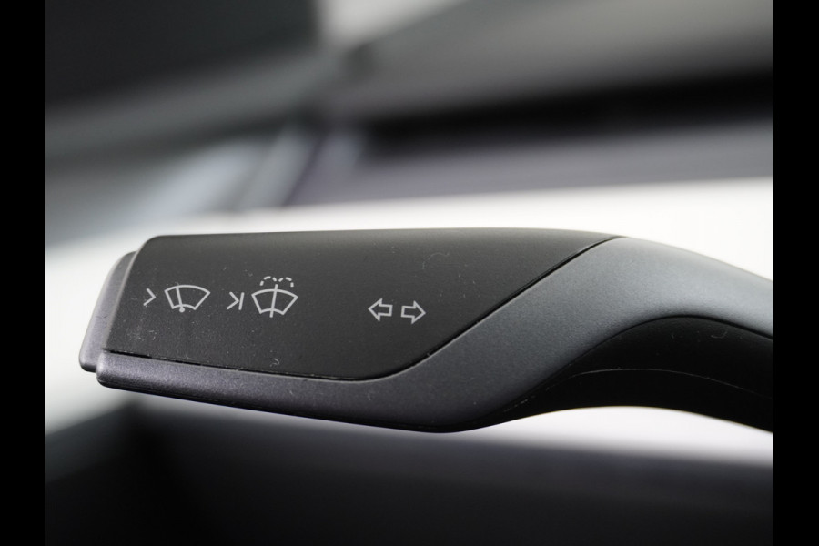 Tesla Model Y Long Range 514PK AWD 75kWh Ivoor-Interieur LMV 20" Warmtepomp Full-Self-Driving Computer 3 Leder Stoelverwarming-V+A+Stuur Adap. Keyless PDC-a+v Elek.Achterklep Lmv Led Standkachel 4WD LR 1e Eigenaar, origineel Nederlands Geleverd, Accu/Motor-Garantie 03-12-2029 of 192.000km