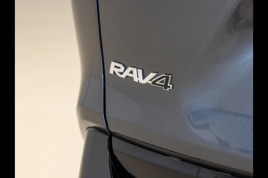 Toyota RAV4 2.5 Hybrid Bi-Tone / 218pk / Achteruitrij camera / Stoelverwarming /