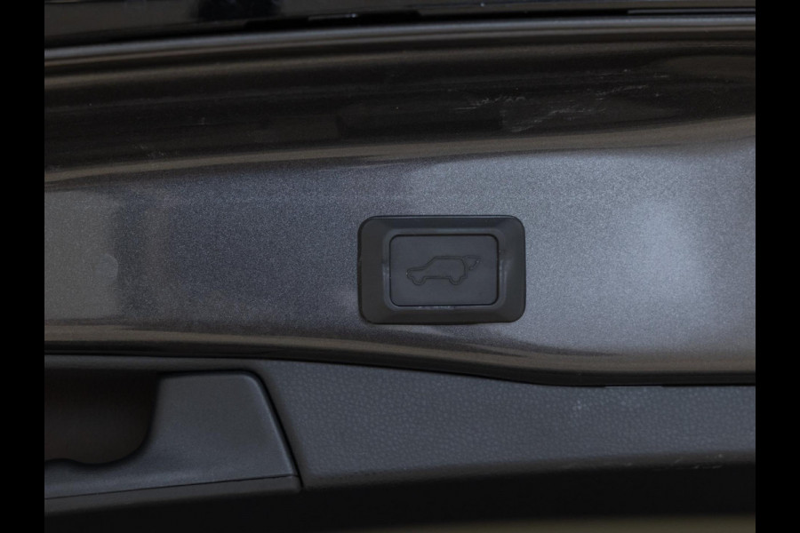 Toyota RAV4 2.5 Hybrid Bi-Tone / 218pk / Achteruitrij camera / Stoelverwarming /