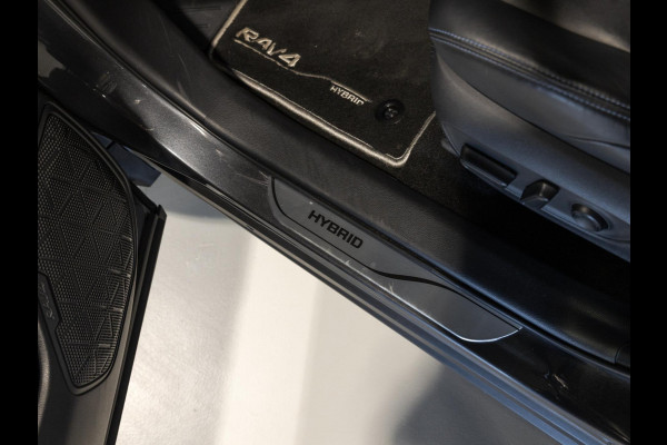 Toyota RAV4 2.5 Hybrid Bi-Tone / 218pk / Achteruitrij camera / Stoelverwarming /