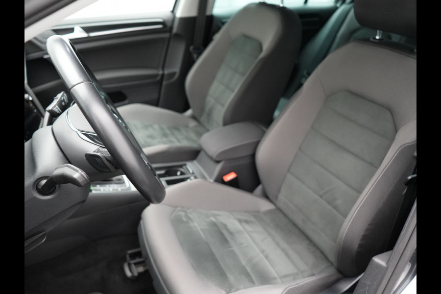 Volkswagen GOLF Variant 1.5 TSI Highline 150pk DSG | Adaptive Cruise | Carplay | Stoelverwarming/Stoelmassage | Navigatie | Spraakbediening | Sportstoelen |