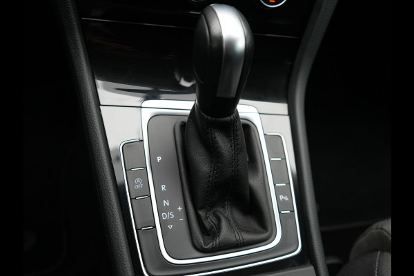 Volkswagen GOLF Variant 1.5 TSI Highline 150pk DSG | Adaptive Cruise | Carplay | Stoelverwarming/Stoelmassage | Navigatie | Spraakbediening | Sportstoelen |