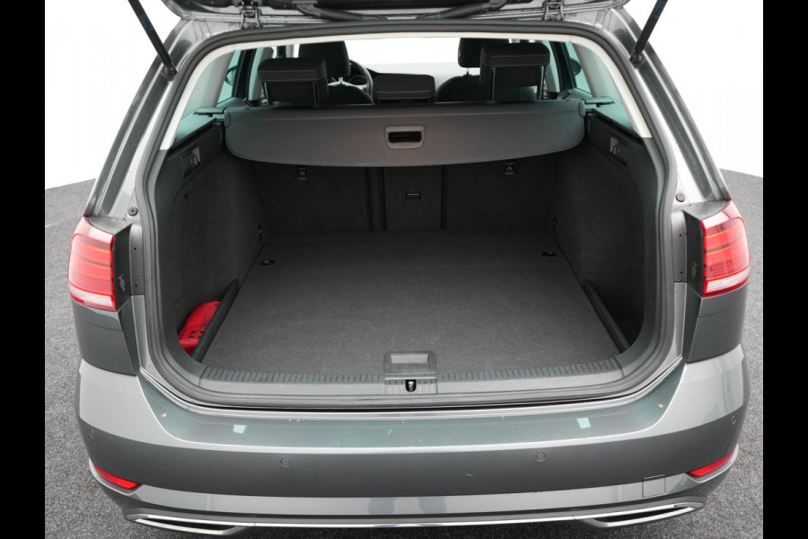Volkswagen GOLF Variant 1.5 TSI Highline 150pk DSG | Adaptive Cruise | Carplay | Stoelverwarming/Stoelmassage | Navigatie | Spraakbediening | Sportstoelen |