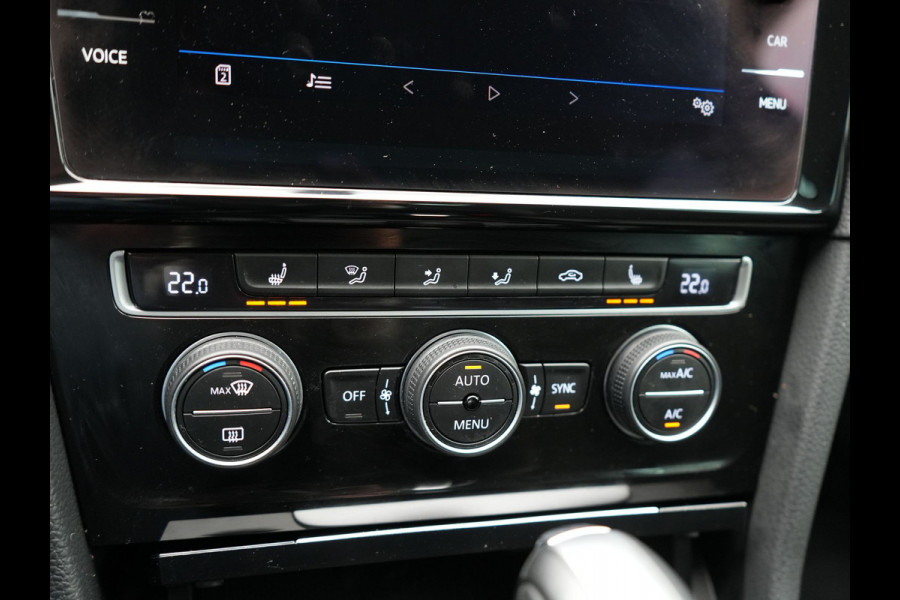 Volkswagen GOLF Variant 1.5 TSI Highline 150pk DSG | Adaptive Cruise | Carplay | Stoelverwarming/Stoelmassage | Navigatie | Spraakbediening | Sportstoelen |