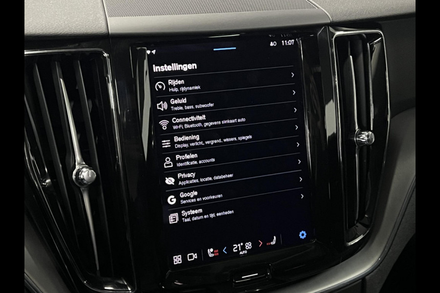 Volvo XC60 2.0 T6 Plug-in hybrid AWD Inscription Exp. Open dak | Trekhaak | Adapt. Cruise | Keyless | Camera