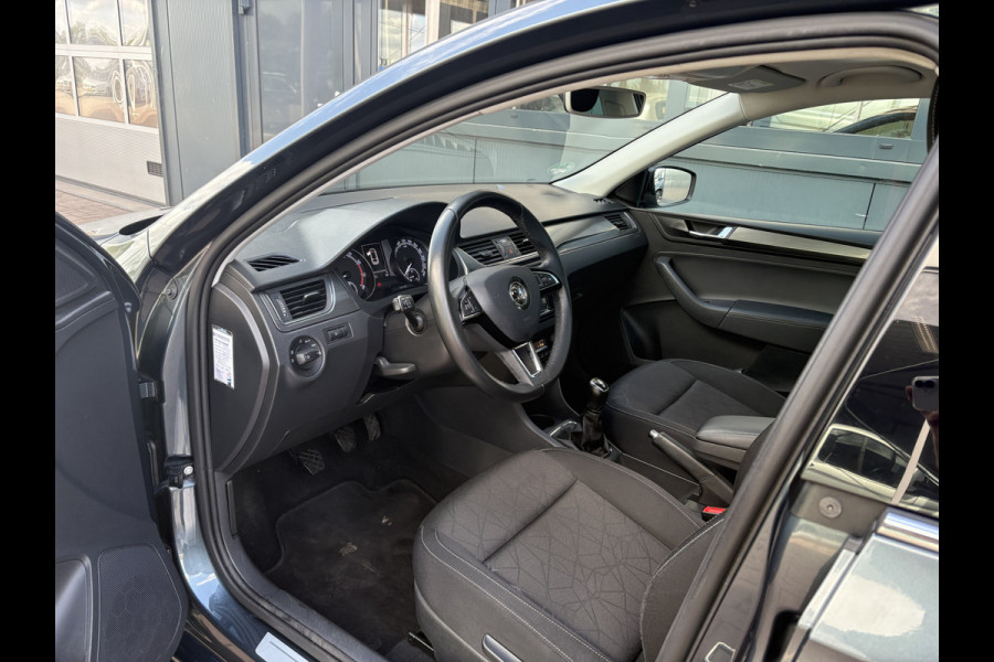 Škoda Rapid Spaceback 1.0 TSi 95pk Greentech Clever Style Plus PANORAMADAK/PDC/TREKHAAK/WINTERPACK