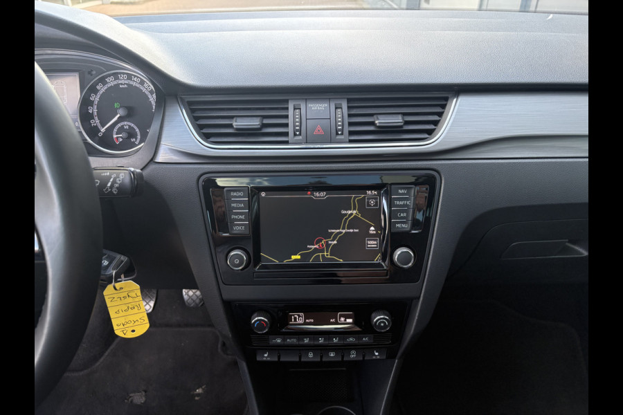Škoda Rapid Spaceback 1.0 TSi 95pk Greentech Clever Style Plus PANORAMADAK/PDC/TREKHAAK/WINTERPACK