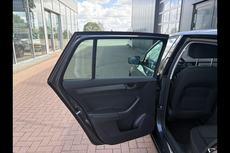 Škoda Rapid Spaceback 1.0 TSi 95pk Greentech Clever Style Plus PANORAMADAK/PDC/TREKHAAK/WINTERPACK