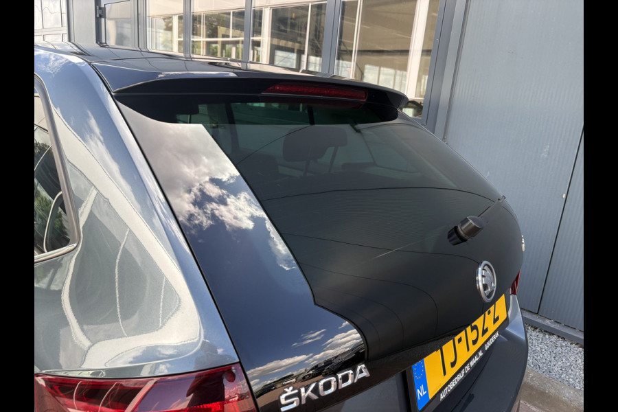 Škoda Rapid Spaceback 1.0 TSi 95pk Greentech Clever Style Plus PANORAMADAK/PDC/TREKHAAK/WINTERPACK