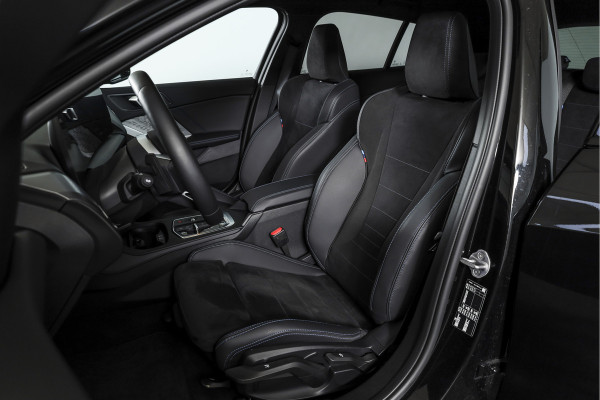 BMW 1-serie 120 M Sport (Nieuw Model) - Automaat | Dig. Cockpit | Adapt. Cruise | Stoelverw. | PDC | Camera | NAV + App. Connect | ECC | DAB | LM 18" | 0195
