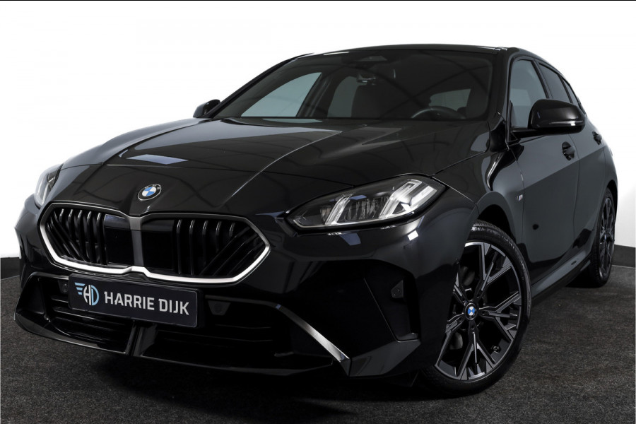 BMW 1-serie 120 M Sport (Nieuw Model) - Automaat | Dig. Cockpit | Adapt. Cruise | Stoelverw. | PDC | Camera | NAV + App. Connect | ECC | DAB | LM 18" | 0195