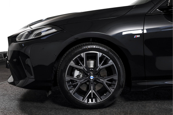 BMW 1-serie 120 M Sport (Nieuw Model) - Automaat | Dig. Cockpit | Adapt. Cruise | Stoelverw. | PDC | Camera | NAV + App. Connect | ECC | DAB | LM 18" | 0195