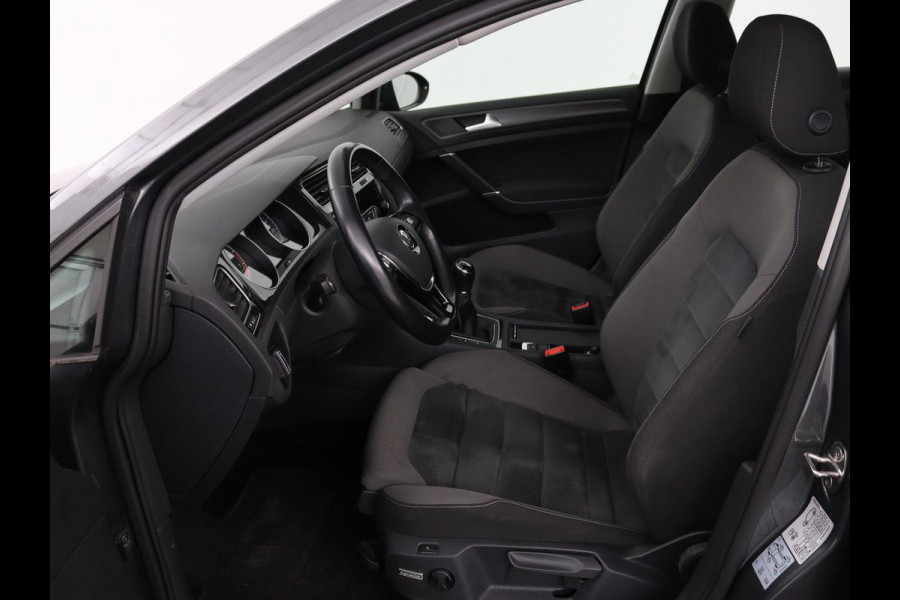 Volkswagen Golf 1.0 TSI Comfortline | Stoelverwarming | Carplay | Massage | Navigatie | ErgoActive | Adaptive cruise | Climate control | Parkeerhulp