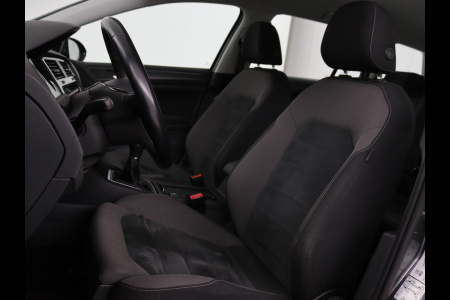 Volkswagen Golf 1.0 TSI Comfortline | Stoelverwarming | Carplay | Massage | Navigatie | ErgoActive | Adaptive cruise | Climate control | Parkeerhulp