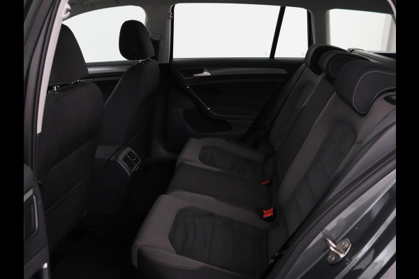 Volkswagen Golf 1.0 TSI Comfortline | Stoelverwarming | Carplay | Massage | Navigatie | ErgoActive | Adaptive cruise | Climate control | Parkeerhulp