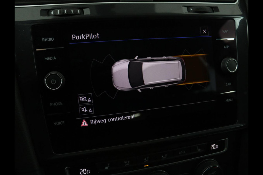 Volkswagen Golf 1.0 TSI Comfortline | Stoelverwarming | Carplay | Massage | Navigatie | ErgoActive | Adaptive cruise | Climate control | Parkeerhulp