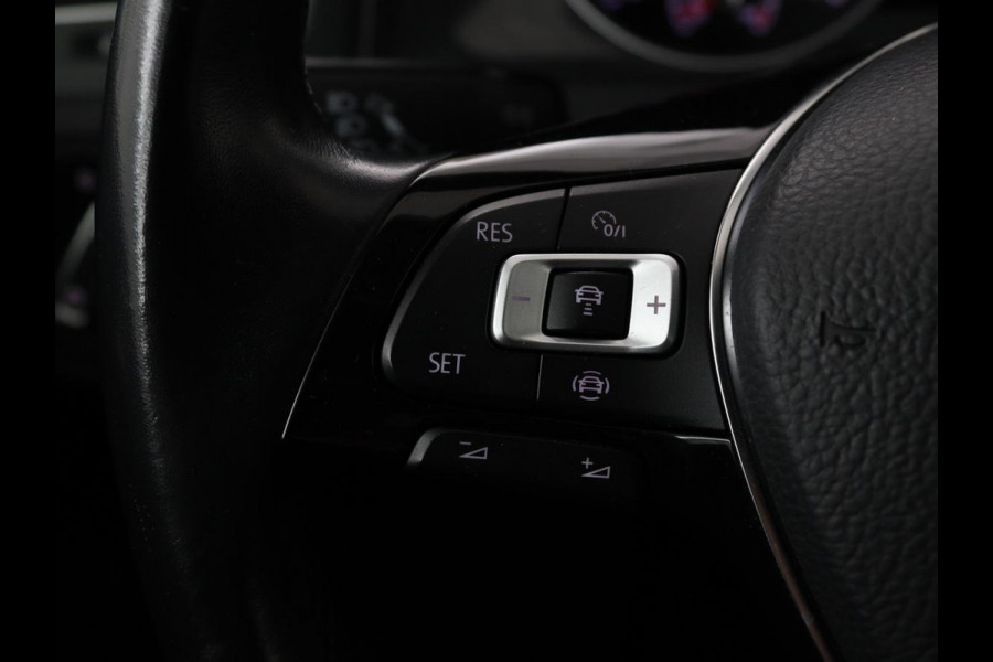 Volkswagen Golf 1.0 TSI Comfortline | Stoelverwarming | Carplay | Massage | Navigatie | ErgoActive | Adaptive cruise | Climate control | Parkeerhulp