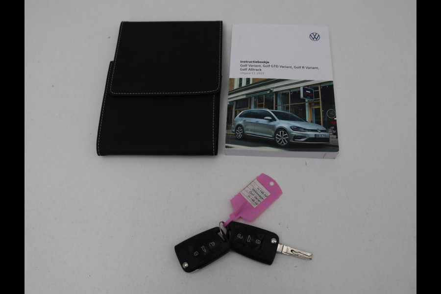Volkswagen Golf 1.0 TSI Comfortline | Stoelverwarming | Carplay | Massage | Navigatie | ErgoActive | Adaptive cruise | Climate control | Parkeerhulp